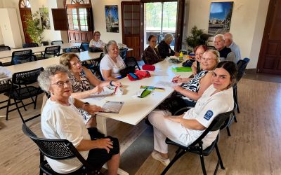 Los participantes de los talleres de memoria de San Roque reciben charlas sobre el calendario de vacunación