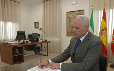 El alcalde traslada a la Junta su indignación por olvidar a San Roque en la construcción de viviendas