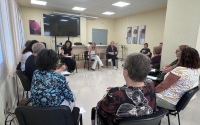 Eva Gil se reúne con las asociaciones de mujeres de San Roque para preparar los actos del 25N