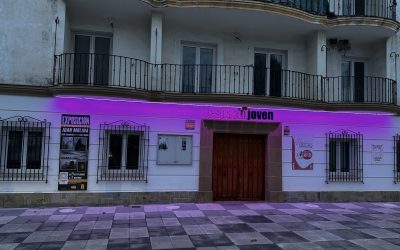 El Espacio Joven se ilumina por el Día Mundial de la Meningitis