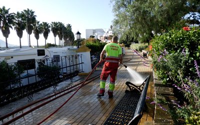 Limpieza Viaria realiza una actuación exhaustiva en la zona del Cementerio